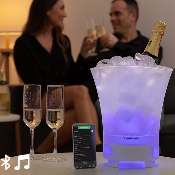 Mehrfarbig leuchtender Eiskrug mit Lautsprecher